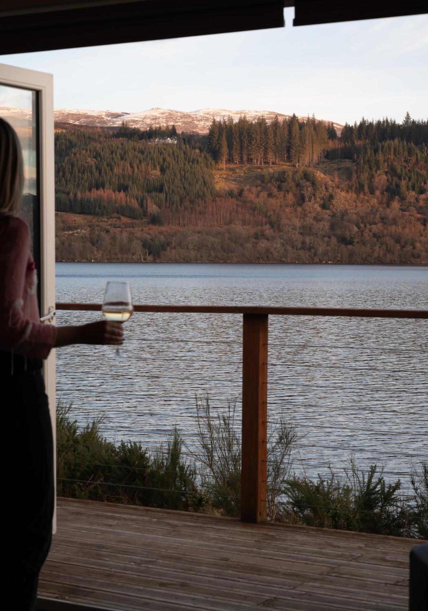 Shoreland Lodges - Holly Lodge Fort Augustus Exterior photo