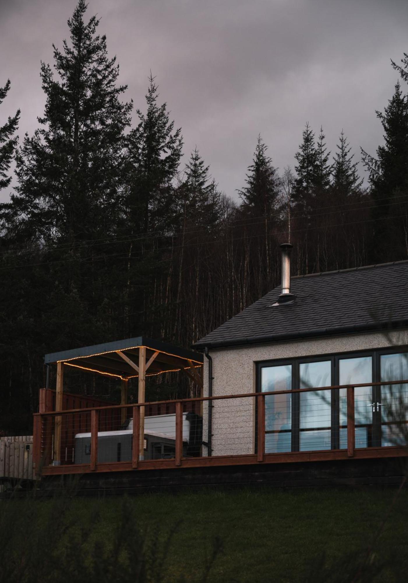 Shoreland Lodges - Holly Lodge Fort Augustus Exterior photo