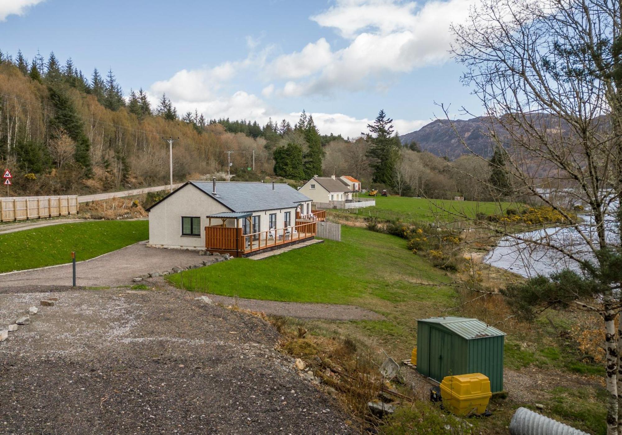 Shoreland Lodges - Holly Lodge Fort Augustus Exterior photo